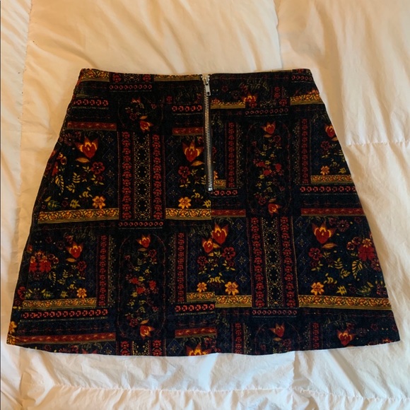 Velvet printed skirt - Picture 1 of 3
